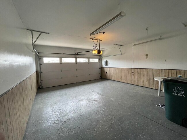 Foto del edificio - 1749 Crestline Dr