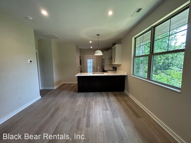 Building Photo - 2 br, 2 bath House - 149 Laurel Loop Unit A