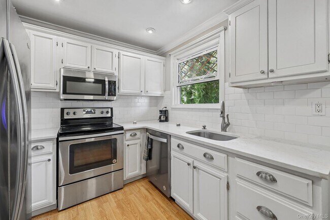Foto del edificio - 433 Sierra Vista Ln