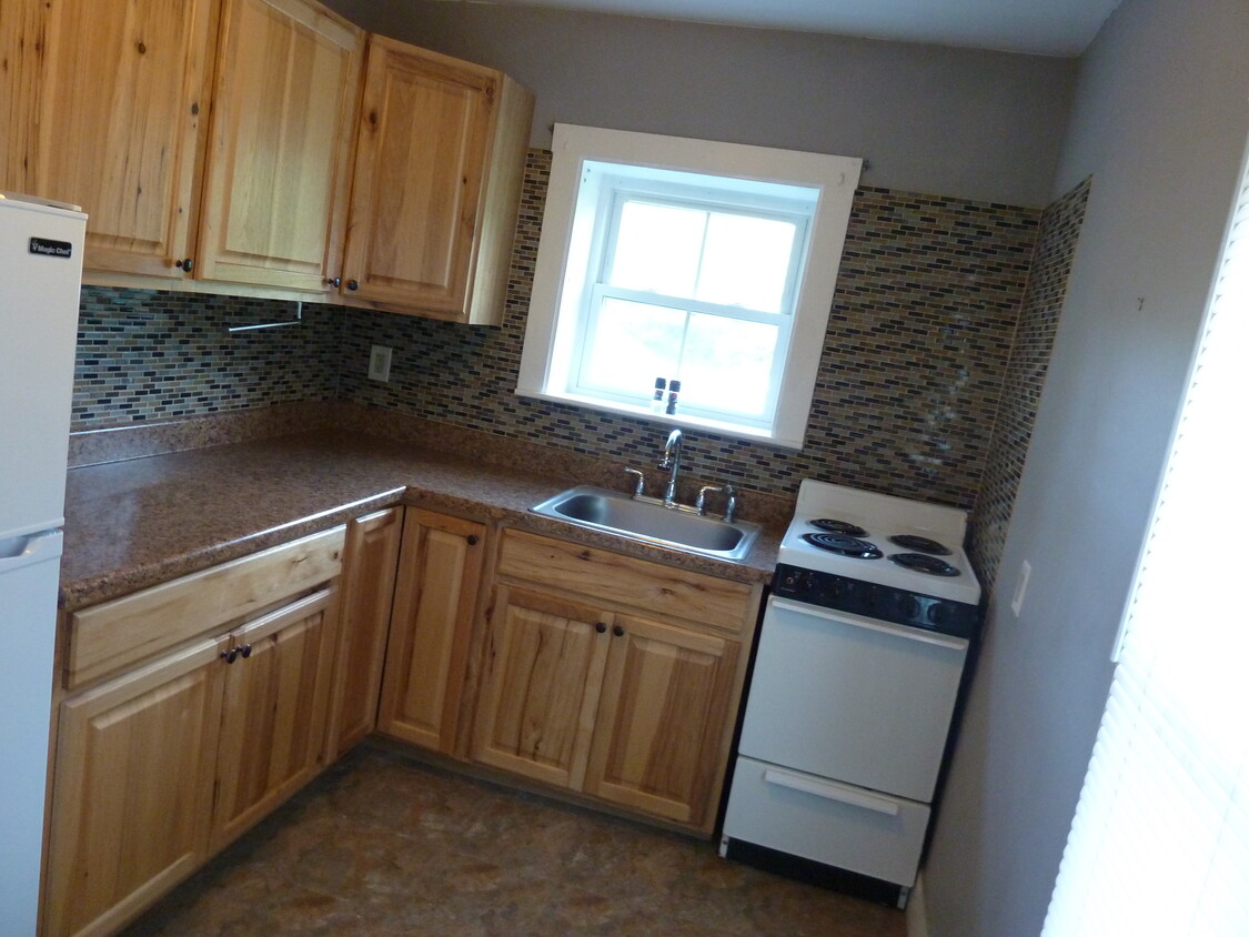 Primary Photo - 39 S Village Rd