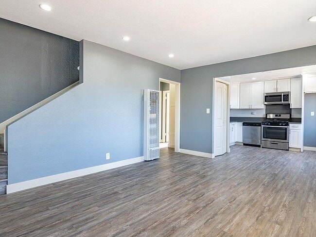 Building Photo - 44202 Heaton Ave