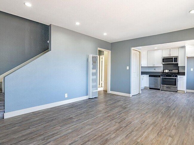 Foto del edificio - 44202 Heaton Ave