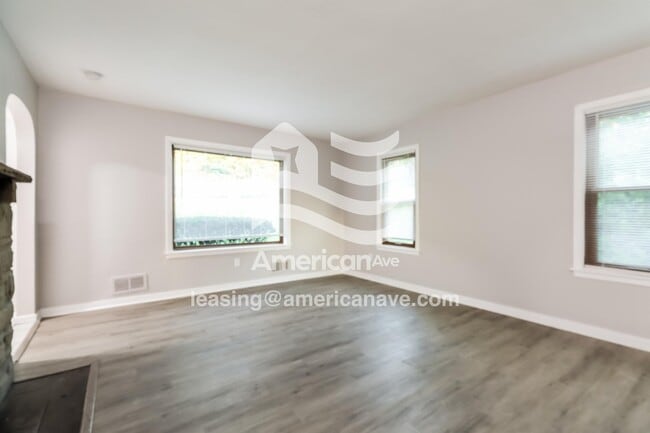 Foto del edificio - 1753 N Main St