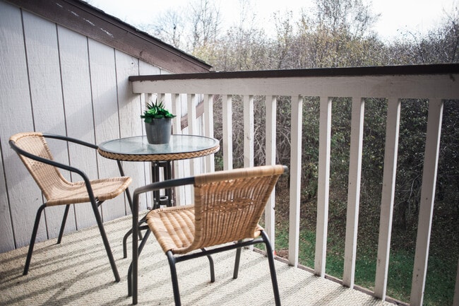 Balcony or Terrace - Flo-Mar Terraces