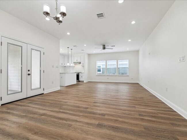 Foto del edificio - 915 E 37th St