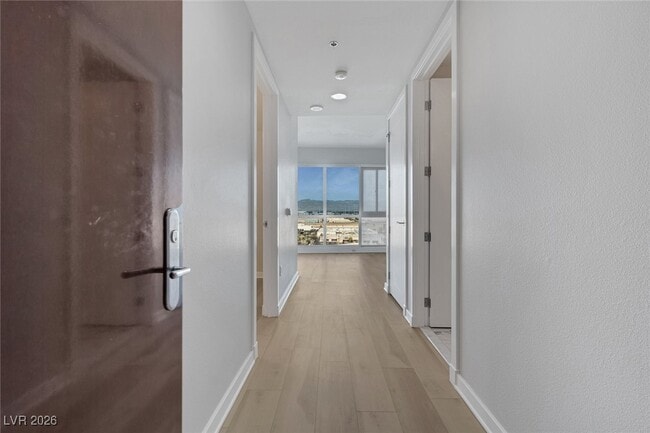 Building Photo - 4525 Dean Martin Dr