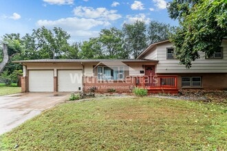Building Photo - 980 N Valleyview St