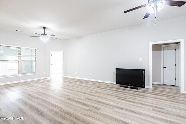 Foto del edificio - 202 Sparkling Meadows Ln