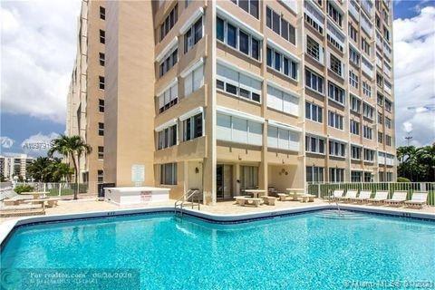 Foto del edificio - 3100 NE 49th St