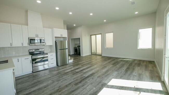 Foto del edificio - 5535-5539 Potomac St.