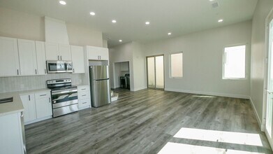 Building Photo - 5535-5539 Potomac St