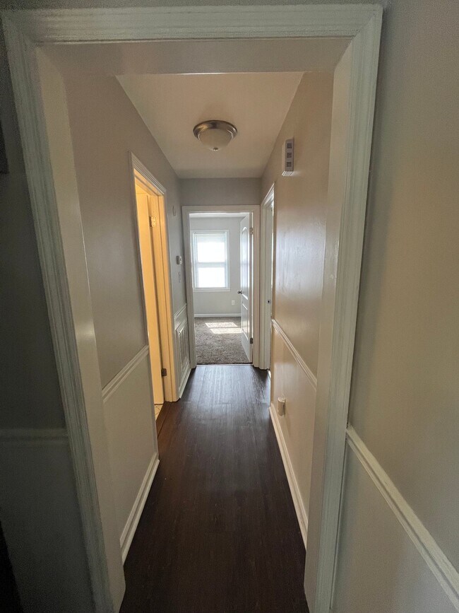 Foto del edificio - 1703 Mayflower Dr