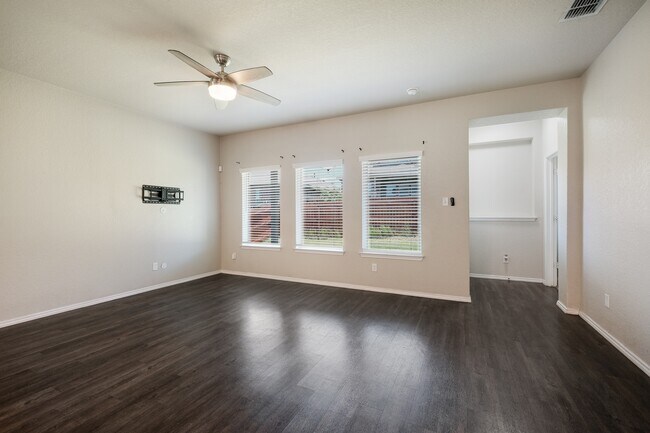 Building Photo - 15310 Comanche Grv