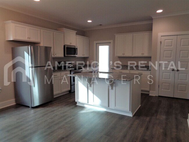 Foto del edificio - Great one level 4 bedroom, 2 bath home wit...