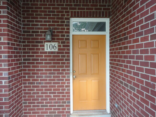 Foto del edificio - 106 Pepperwood Ct
