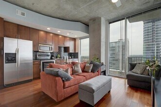 Building Photo - 360 Nueces St