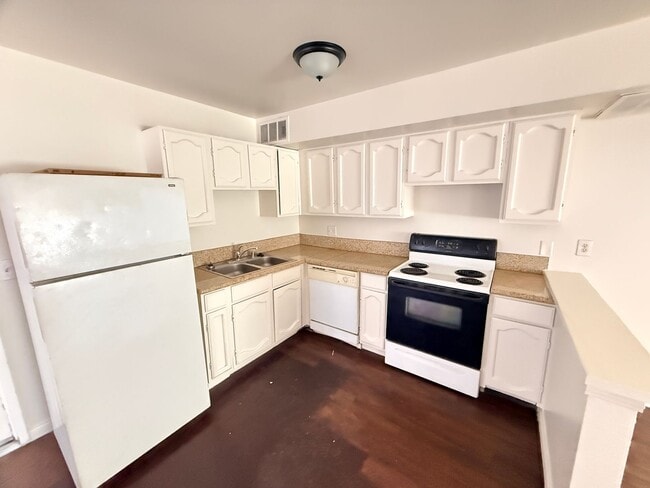 Foto del edificio - 5165 Gray Ln