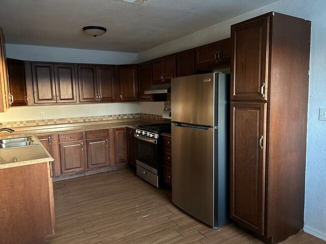 Building Photo - Easy Keeper