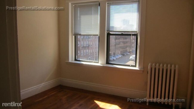 Foto del edificio - 160 N Beacon St