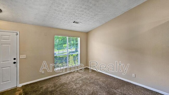 Foto del edificio - 4636 Forest Creek Ln