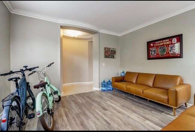 Building Photo - 6540 Eagle Ridge Ct