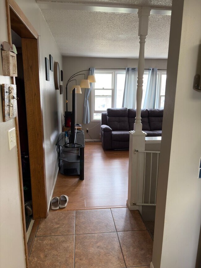 Foto del edificio - Updated 4 bedroom 2 bathroom house