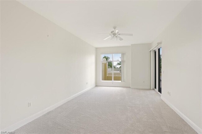 Foto del edificio - 6061 Silver King Blvd