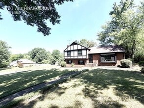 Building Photo - 701 Archdale Dr