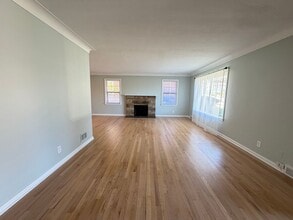 Building Photo - 1400 Rossman Ave SE