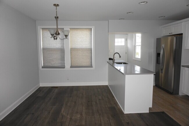 Foto del edificio - Completely Renovated 3 Bedroom w/ Garage i...