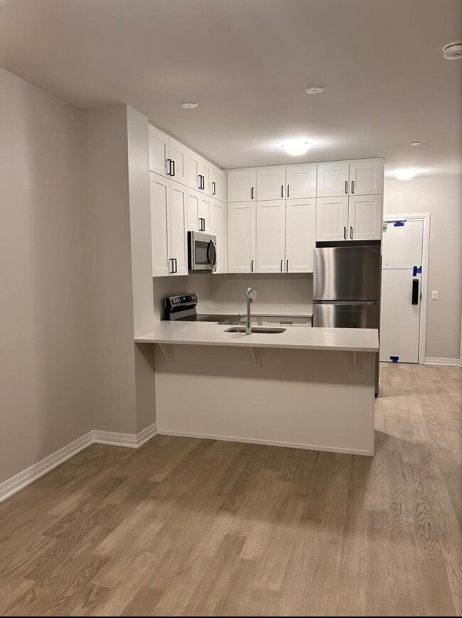 Building Photo - 1 Bed + Den Condominium in Milton