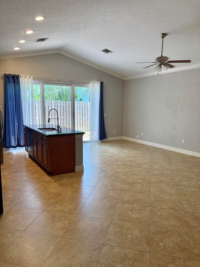 Building Photo - 3125 Shelby Way