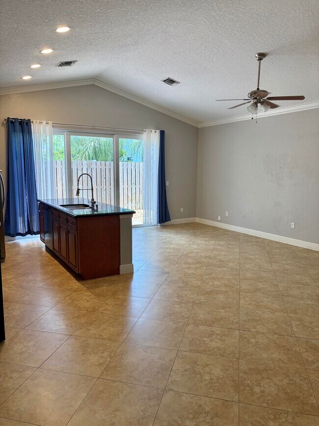 Foto del edificio - 3125 Shelby Way