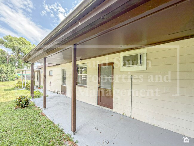 Foto del edificio - 1030 Lakewood Ct