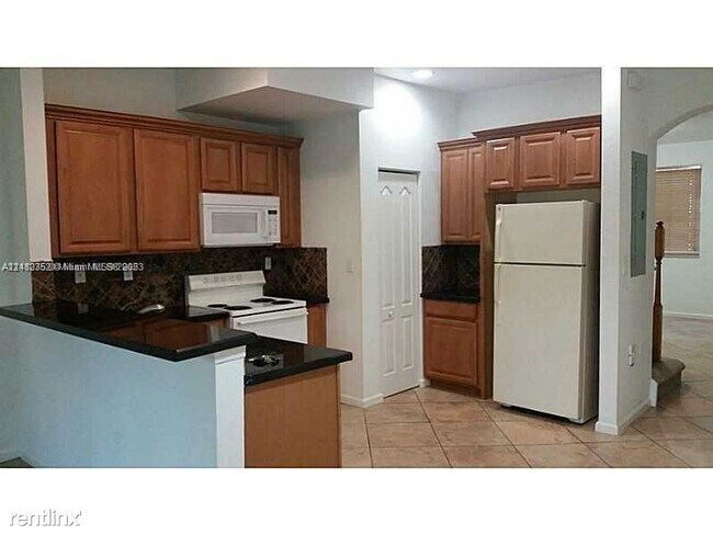 Building Photo - 3 br, 2.5 bath House - 21111 NW 14th Pl Ap...