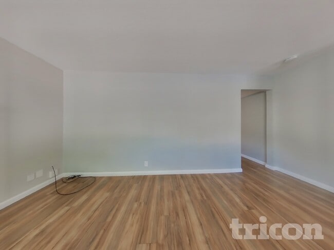Building Photo - 5041 Whittier Dr