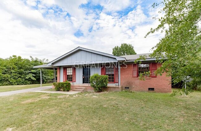 Building Photo - 603 Regina Dr