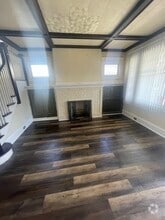 Building Photo - 574 Warren Ave
