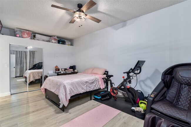 Foto del edificio - 15880 SW 3rd Ct