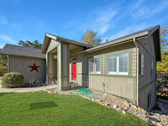 Building Photo - 2035 S Travertine Way