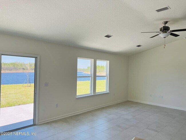 Foto del edificio - 10961 Stapleton Dr