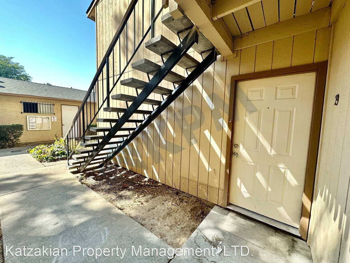 Primary Photo - 2 br, 1 bath House - 328 Northbank Ct. #29