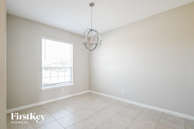 Foto del edificio - 710 Shady Meadow Ln