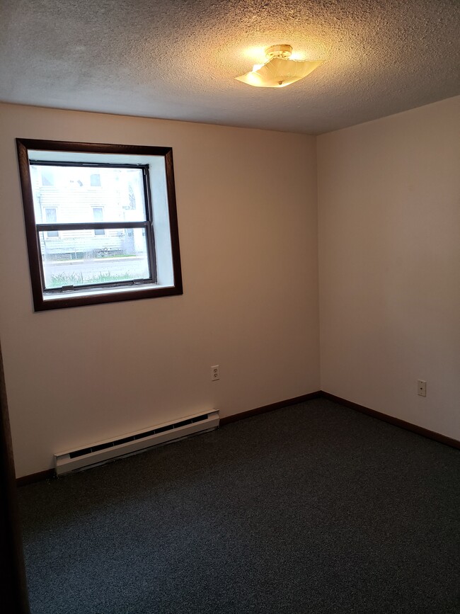 Building Photo - 113 E Franklin St