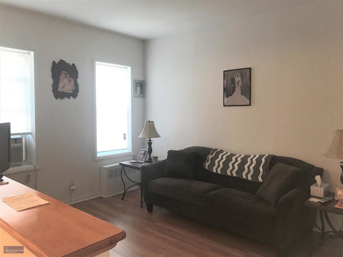 Foto principal - 1444 Bay Ridge Pky
