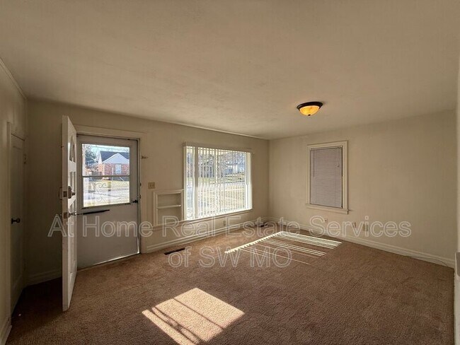 Foto del edificio - 621 E Portland St