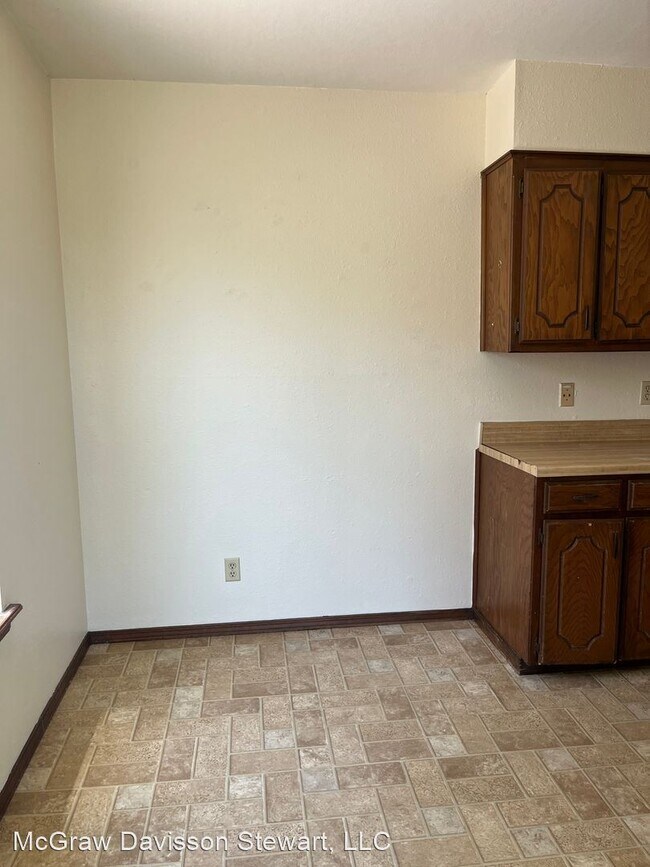 Building Photo - 2 br, 1 bath House - 1126 E 16th