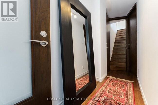 Building Photo - 108 Gledhill Ave