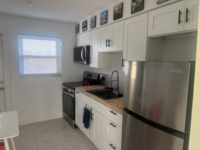 Photo - 726 1st St Apartment