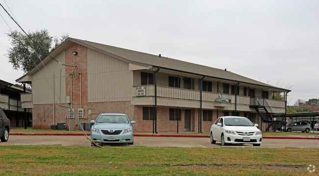 Building Photo - Royal Neches